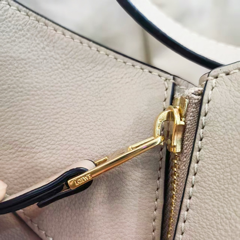 LOEWE Beige Hammock Shoulder Bag - Picture 9 of 12